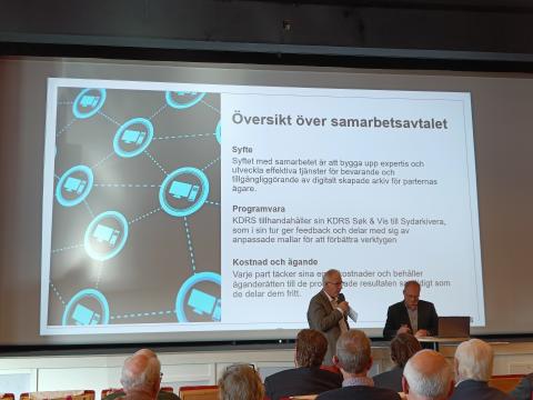 Tor Eivind Johansen presenterer for Sydarkivera